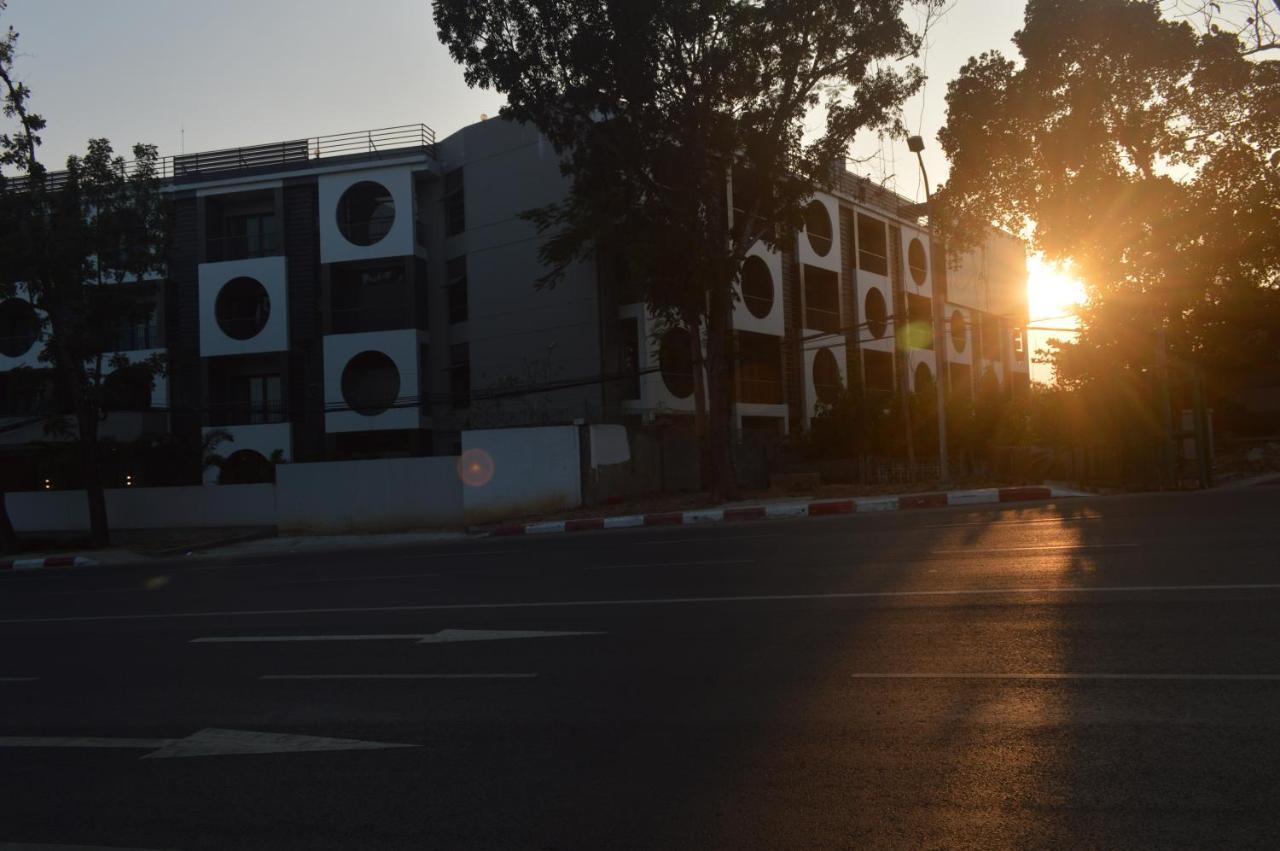 Airport Avenue Hotel Gyogon Εξωτερικό φωτογραφία
