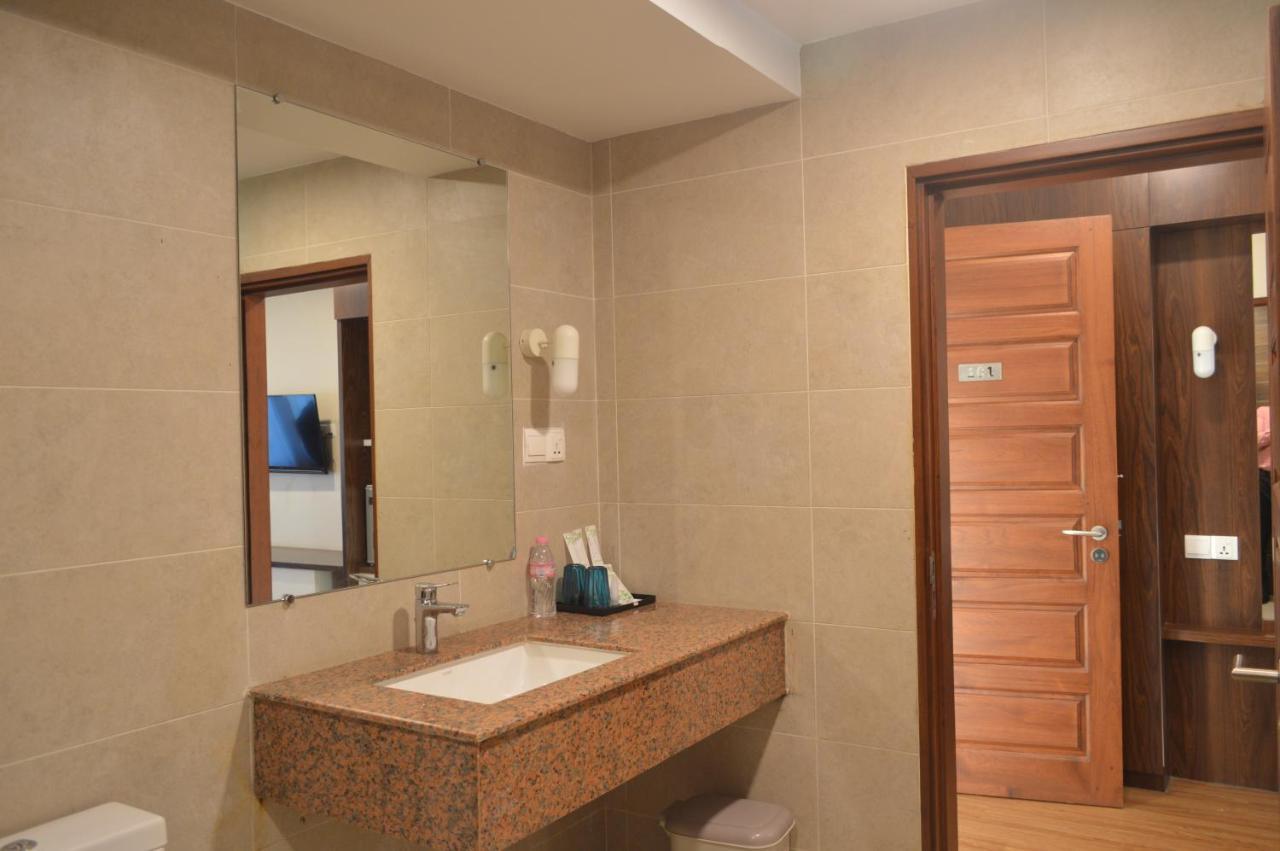 Airport Avenue Hotel Gyogon Εξωτερικό φωτογραφία